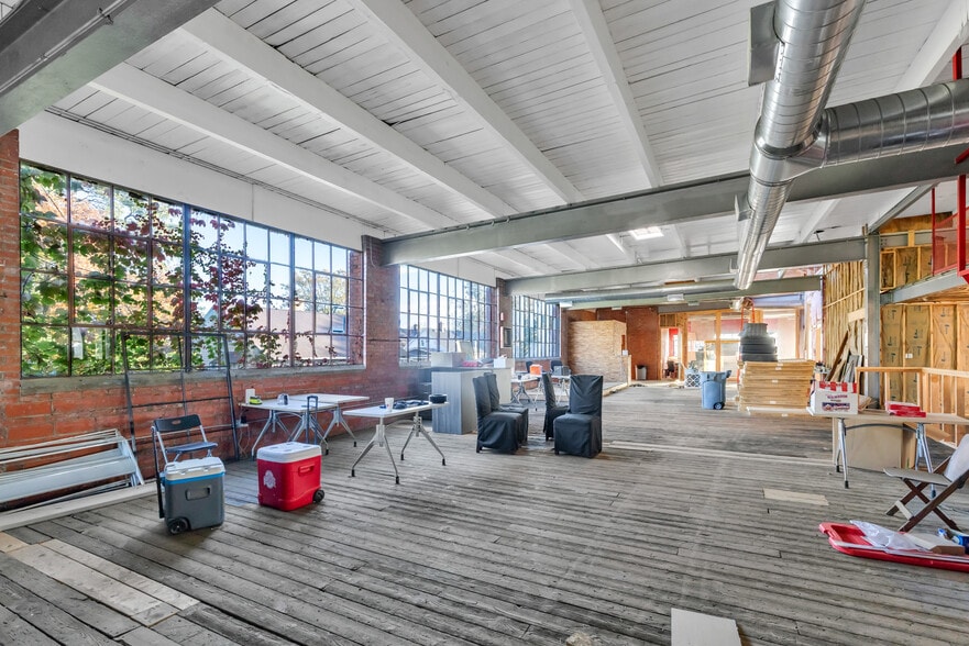 More Photos Of 2032 W 105th St, Cleveland Warehouse For Sale
