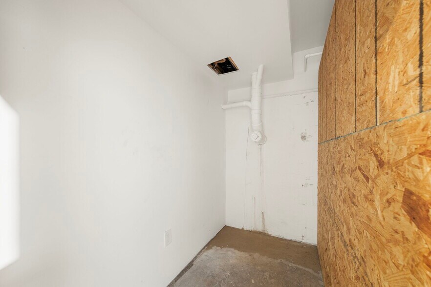 More Photos Of 1827 E 4th St, Long Beach Apartments For Sale