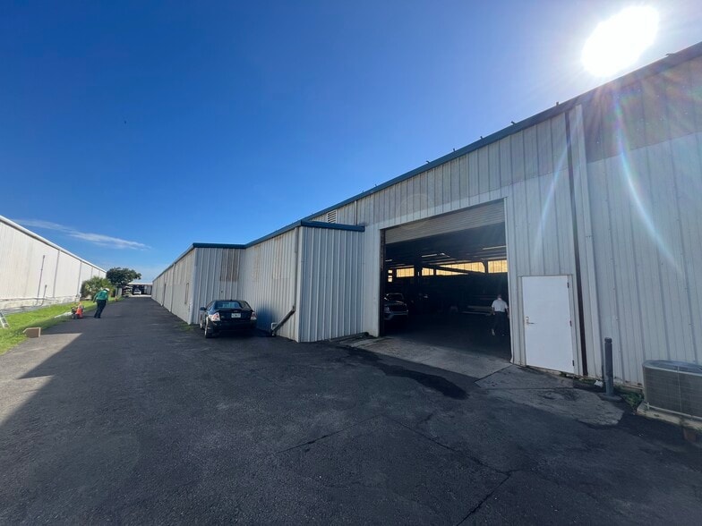 More Photos Of 5208 St Paul St, Tampa Industrial For Sale