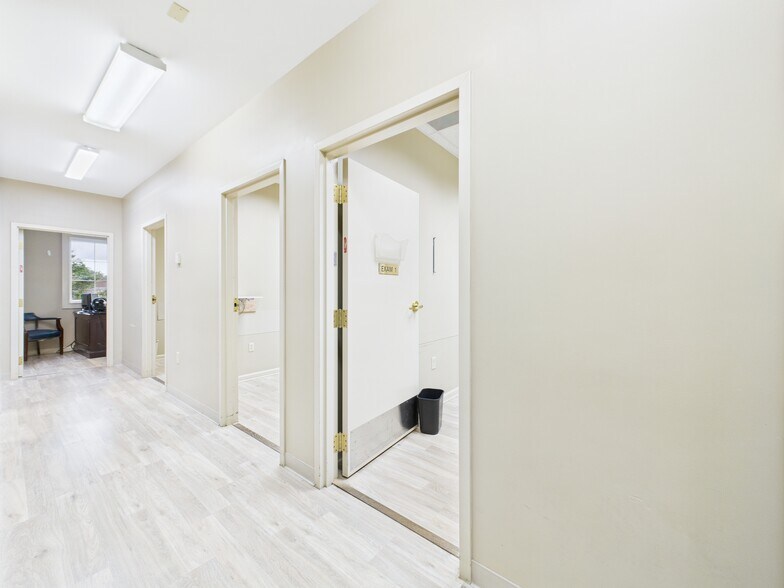 More Photos Of 201 E Dr Hicks Blvd, Florence Medical For Sale