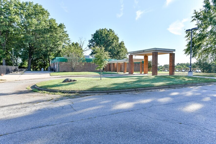More Photos Of 36 Wedgewood Dr, Farmville Golf Course Driving Range For Sale
