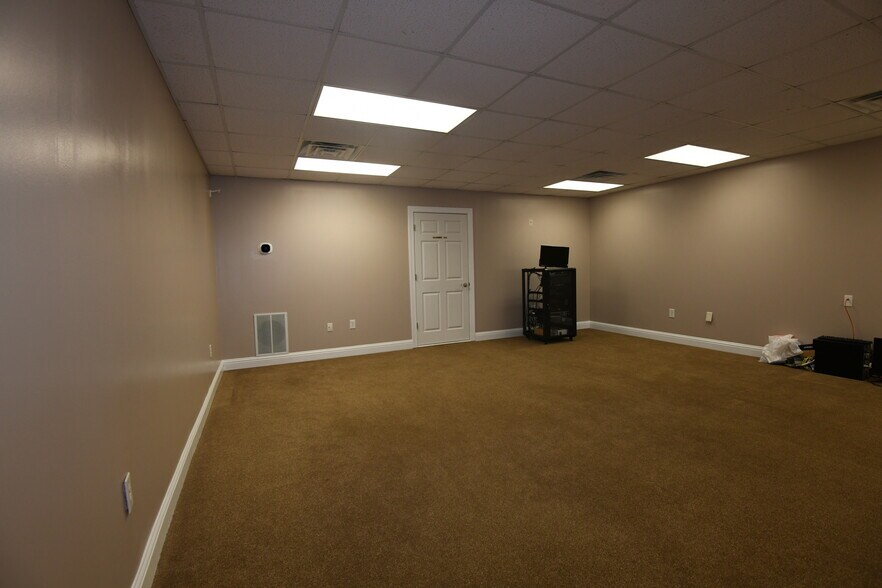 More Photos Of 3925 Harrison Rd, Loganville Office For Sale