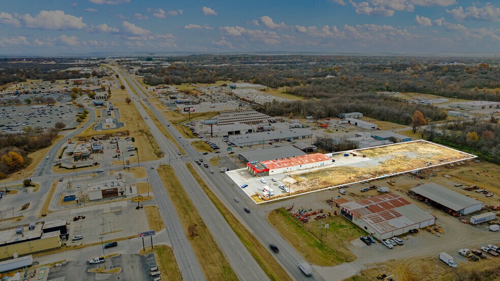 More Photos Of 1107-1111 W Shawnee St, Muskogee Auto Repair For Sale