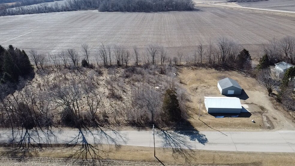 More Photos Of 3803 Rockport Rd, Janesville Flex For Sale