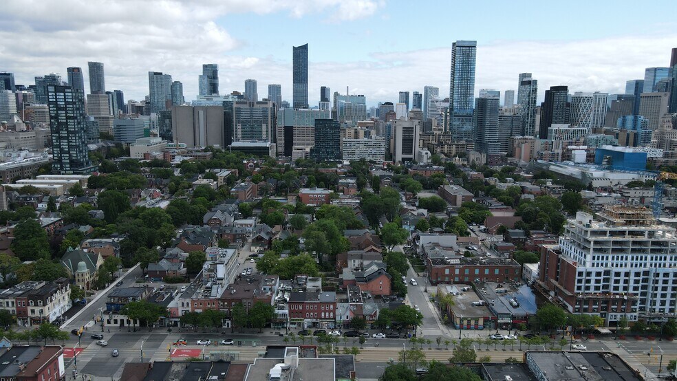 More Photos Of 349 Spadina Av, Toronto Storefront Retail Residential For Sale