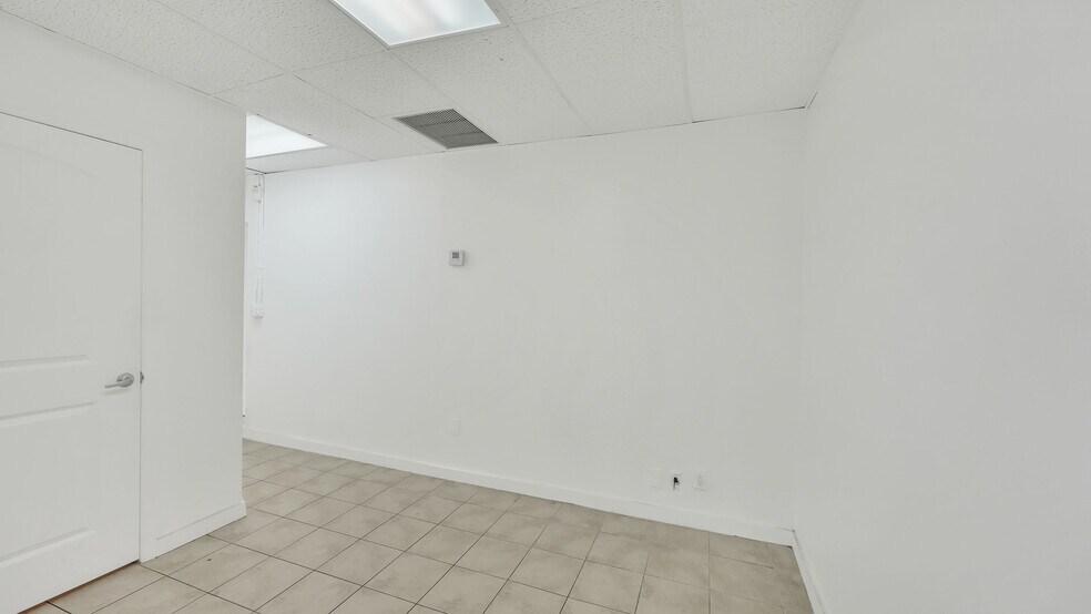 More Photos Of 7600 Wiles Rd, Coral Springs Unknown For Lease