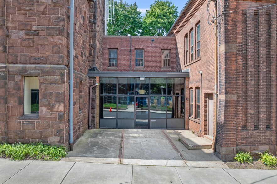 More Photos Of 136 E Main St, Meriden Religious Facility For Sale