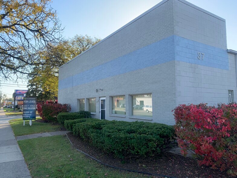 Primary Photo Of 3720 E Ten Mile Rd, Warren Warehouse For Lease