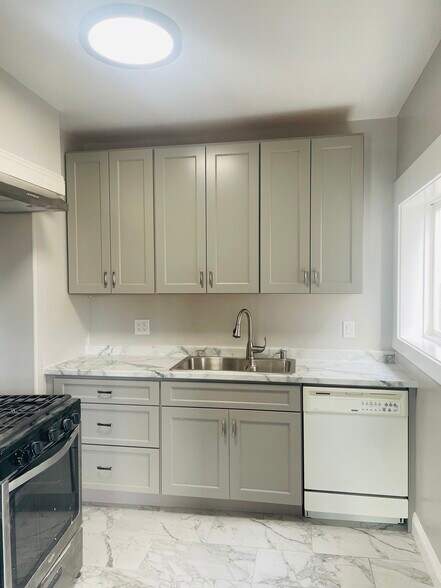 More Photos Of 3921 E Livingston Dr, Long Beach Apartments For Sale