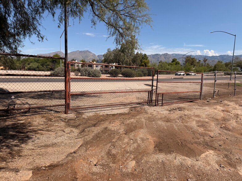More Photos Of 7821 E Wrightstown Rd, Tucson Freestanding For Sale
