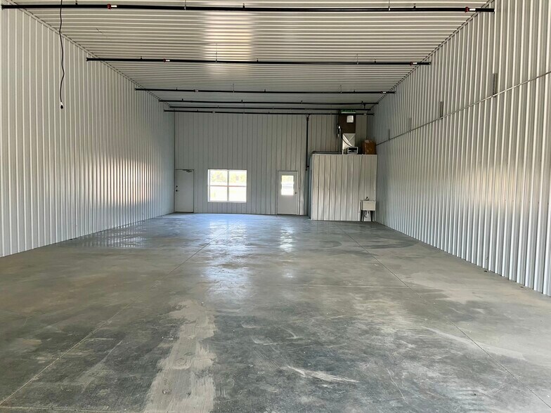 More Photos Of 385 Blacketor Dr, Rochester Warehouse For Lease