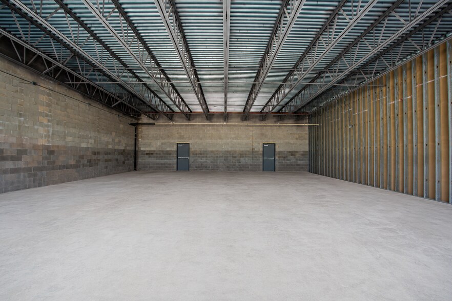 More Photos Of 19676 N Interstate 35, West General Retail For Lease