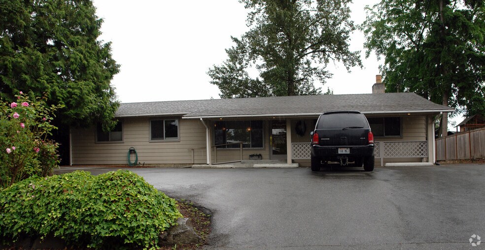 Primary Photo Of 11521 21st St, Bellevue Medical For Lease