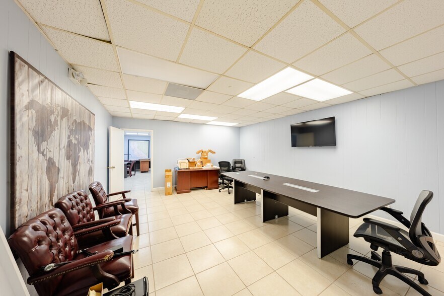 More Photos Of 1930 NW 23rd St, Miami Warehouse For Lease