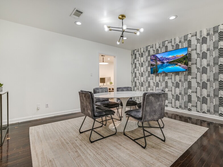 More Photos Of 2117 Shoalmont Dr, Austin Office Residential For Sale