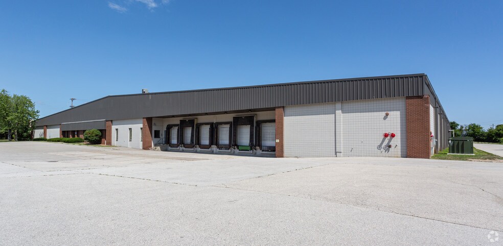 More Photos Of 7300 N 60th St, Milwaukee Warehouse For Lease