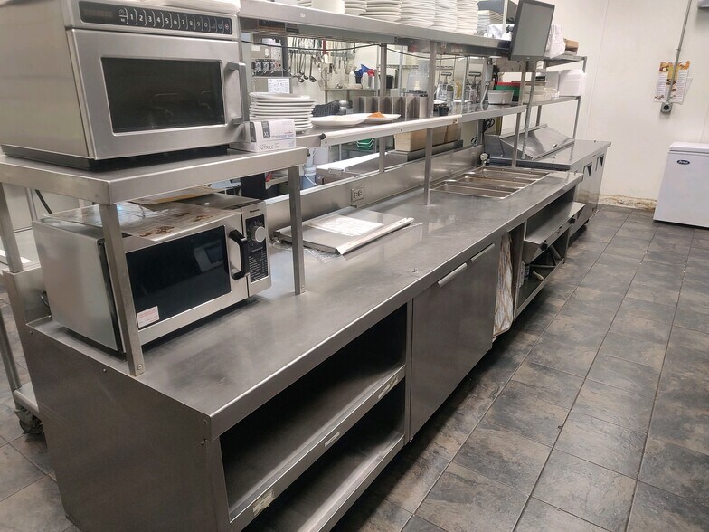 More Photos Of 1015 Tower Ave, Superior Restaurant For Lease