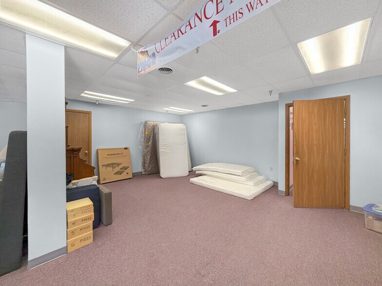 More Photos Of 850 Eisenhower Blvd, Johnstown Warehouse For Lease