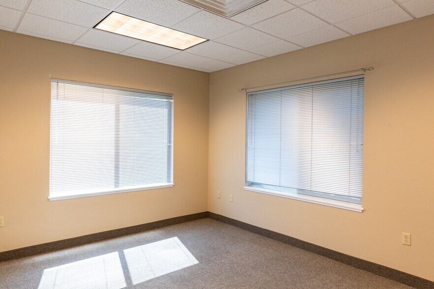 More Photos Of 1 Reservoir Office Park, Southbury Medical For Sale
