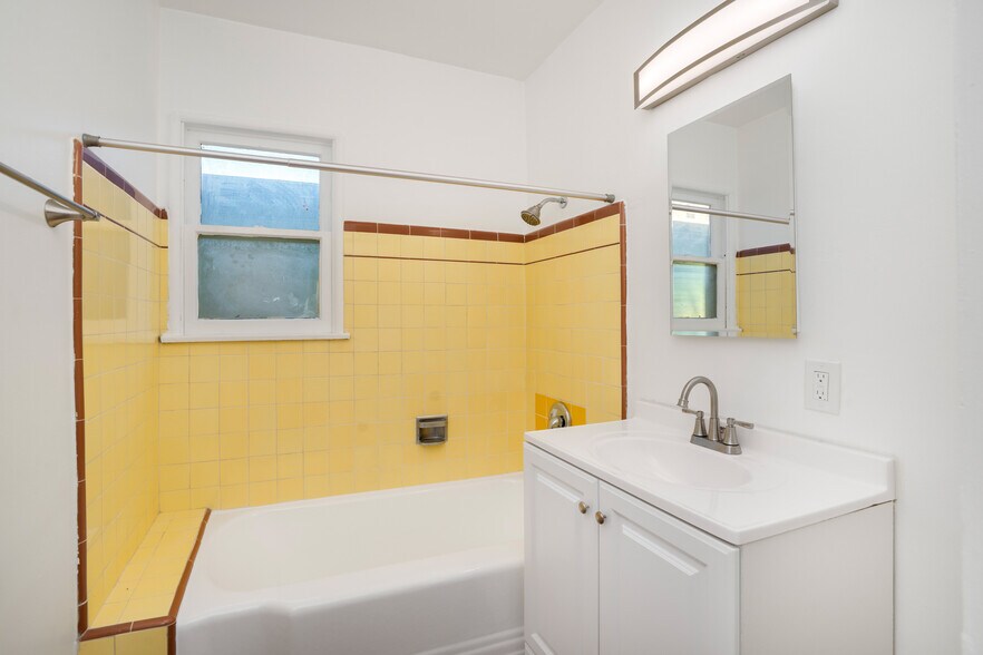 More Photos Of 6509 Brynhurst Ave, Los Angeles Apartments For Sale