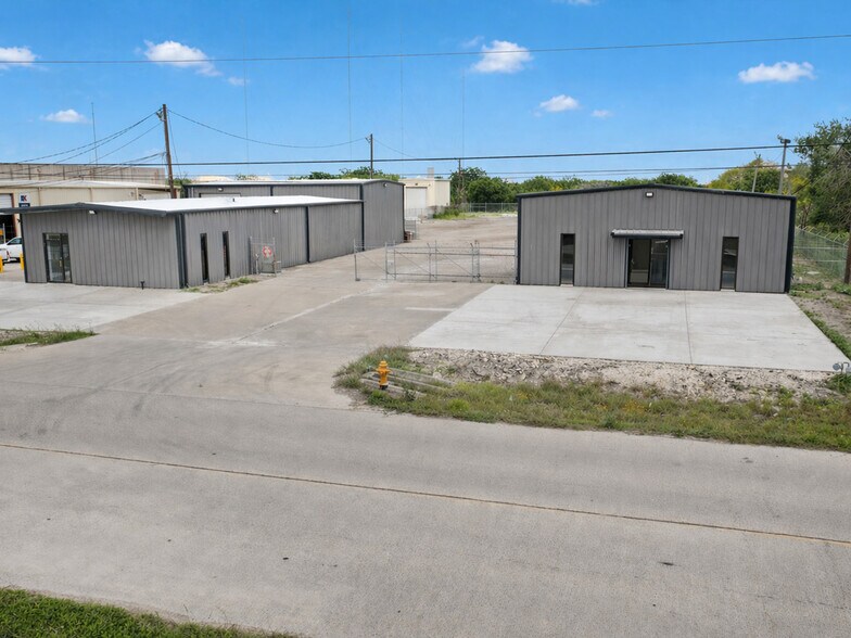 More Photos Of 226-222 Flato Rd, Corpus Christi Warehouse For Lease