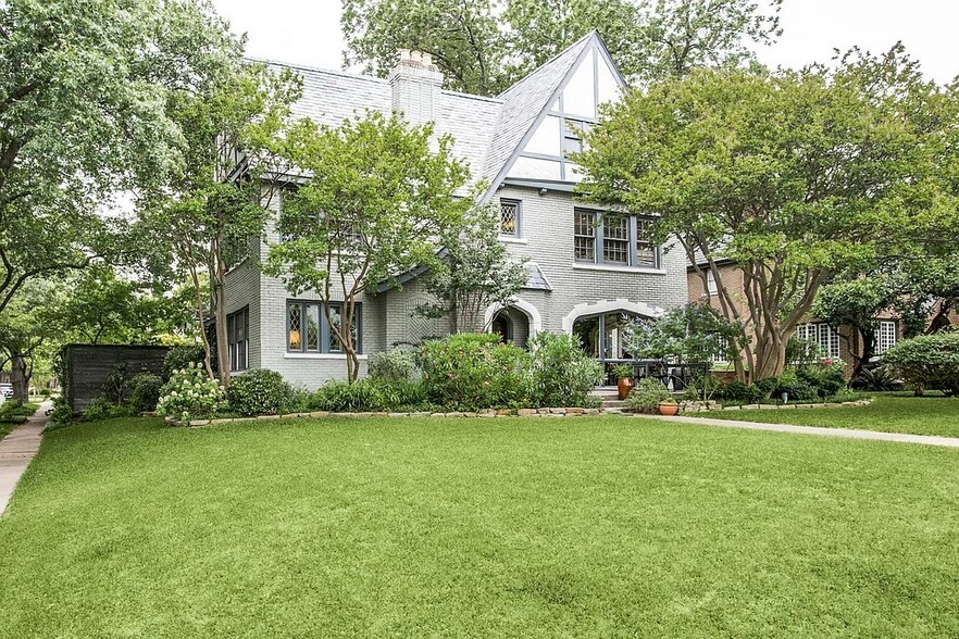 More Photos Of 6205 La Vista Dr, Dallas Office For Sale