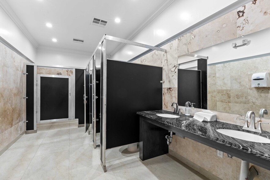 More Photos Of 13311 Sherman Way, North Hollywood Warehouse For Sale