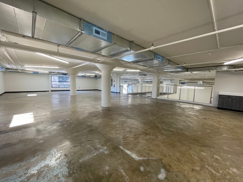 More Photos Of 1451 El Camino Real, Redwood City Self Storage For Lease