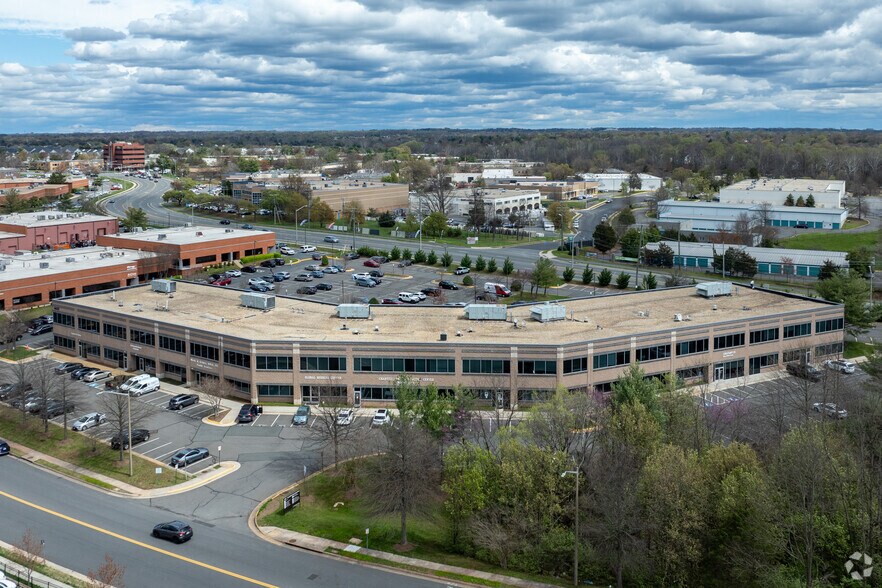 More Photos Of 4437 Brookfield Corporate Dr, Chantilly Medical For Sale