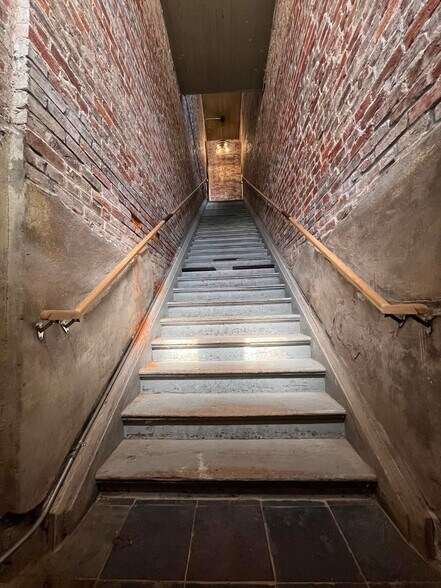 More Photos Of 119 E 5th St, Bonham Restaurant For Sale