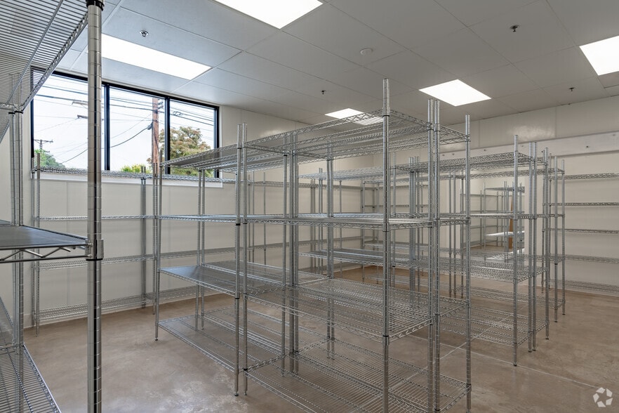 More Photos Of 6222 San Fernando Rd, Glendale Restaurant For Lease