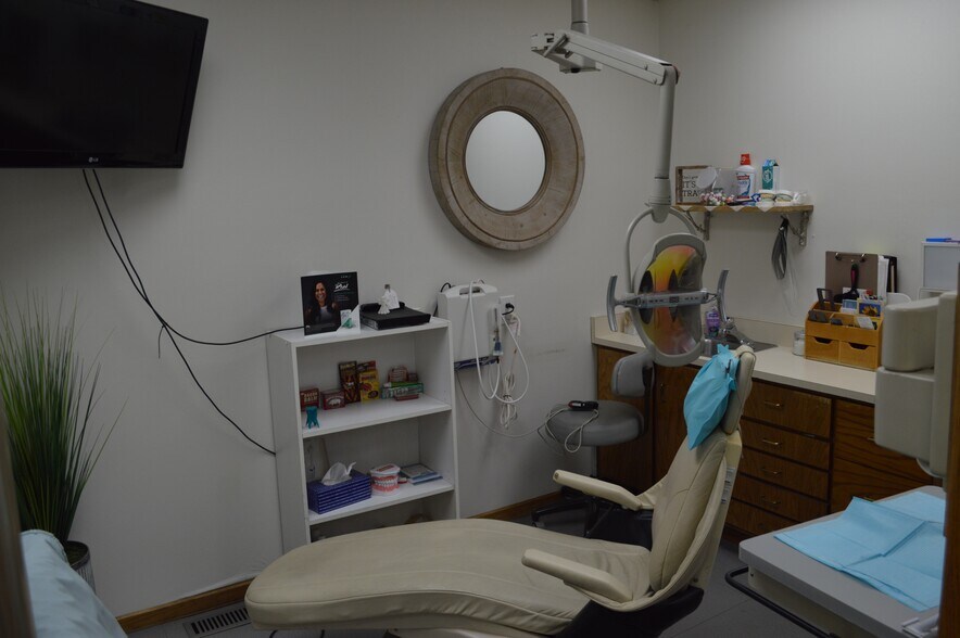 More Photos Of 9455 S Union Sq, Sandy Storefront Retail Office For Sale