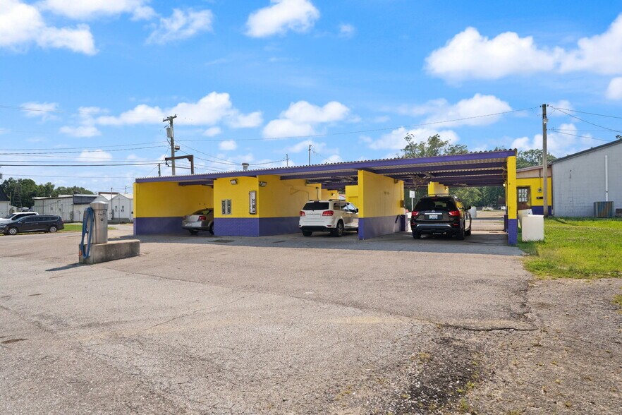 More Photos Of , Scottsburg Unknown For Sale