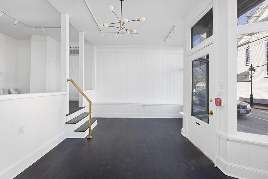More Photos Of 138 Spring St, Newport Storefront Retail Office For Sale