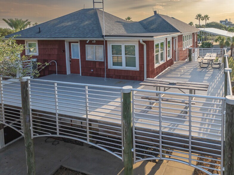 More Photos Of 7509 Broadway St, Galveston Lodge Meeting Hall For Sale