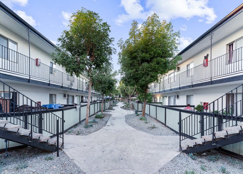 More Photos Of 11500 Colima Rd, Whittier Apartments For Sale