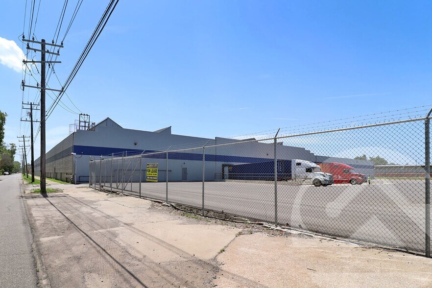 Primary Photo Of 4815 Cabot St, Detroit Warehouse For Lease