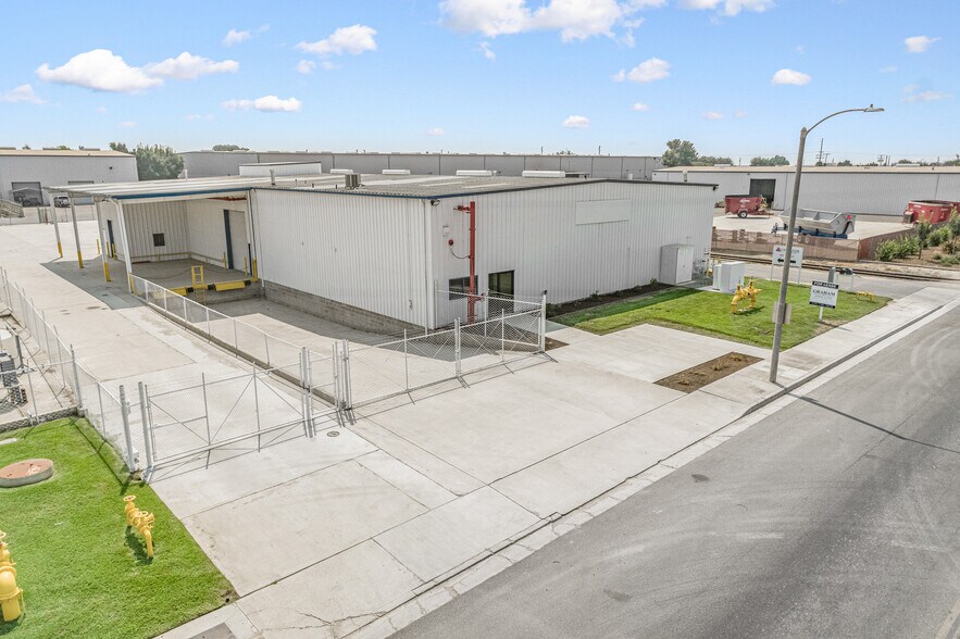 More Photos Of 861 E Levin Ave, Tulare Warehouse For Lease