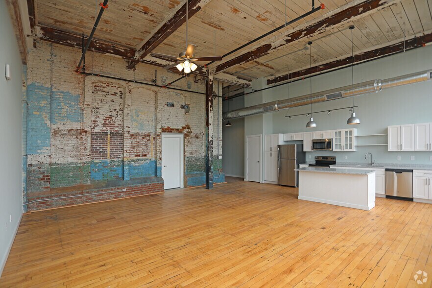 More Photos Of 116 E Main St, Haw River Apartments For Lease