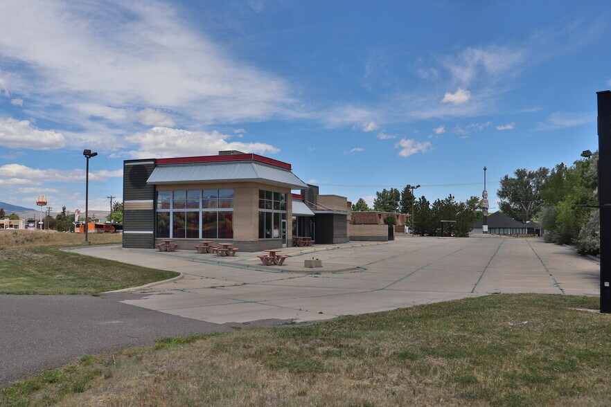 More Photos Of 1902 Mountain View Dr, Cody Fast Food For Sale