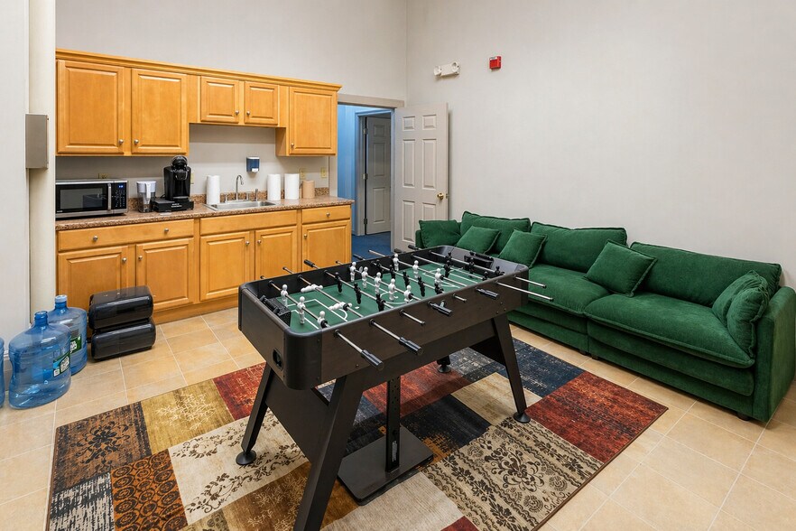 More Photos Of 491 Dutton St, Lowell Office For Sale