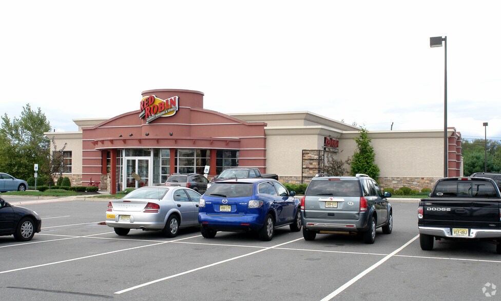 More Photos Of 130 Marketplace Blvd, Hamilton Unknown For Lease