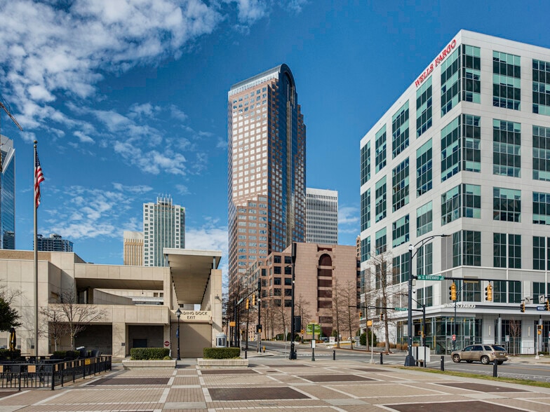 More Photos Of 301 S College St, Charlotte Office For Lease