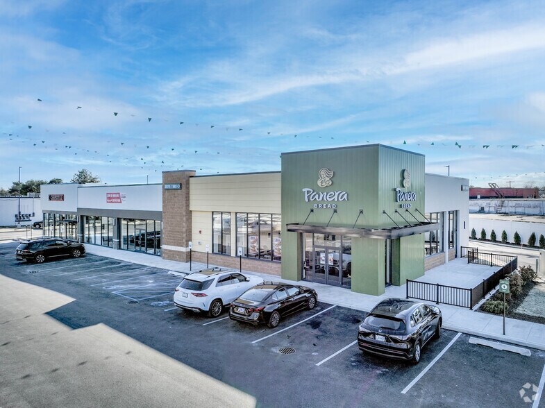 More Photos Of 1900 Veterans Memorial Hwy, Islandia General Retail For Lease