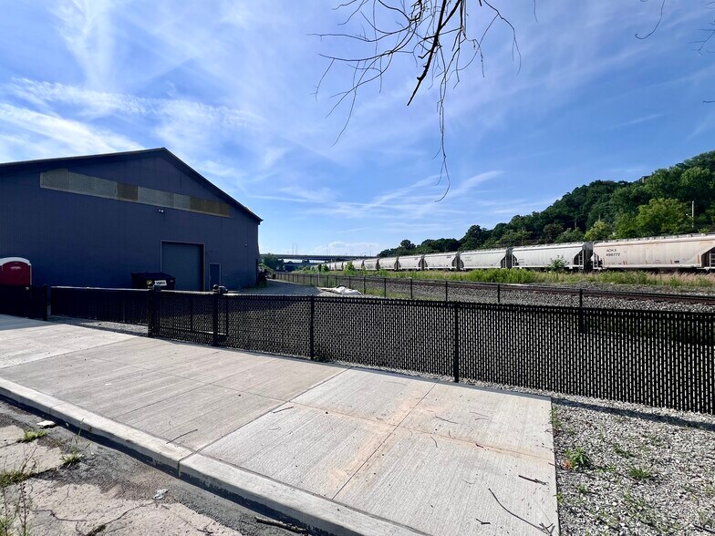 More Photos Of 1400 Nixon St, Pittsburgh Warehouse For Sale