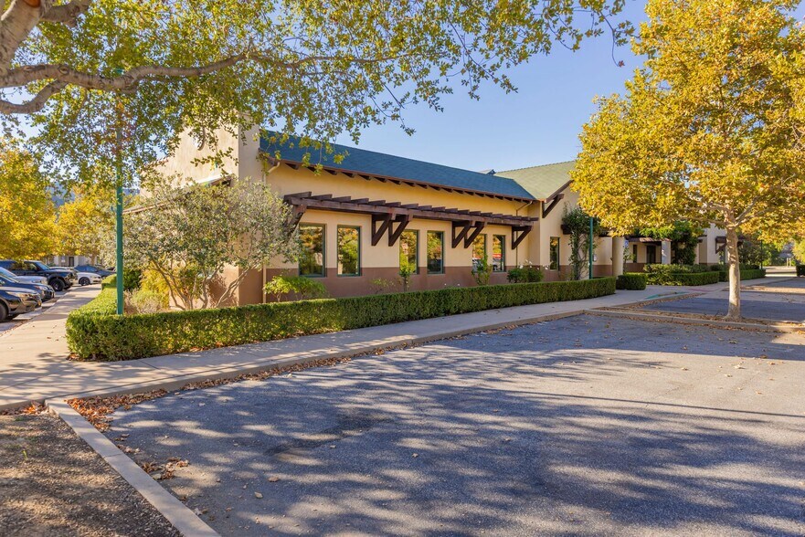 More Photos Of 407 Bryant Cir, Ojai Office For Sale