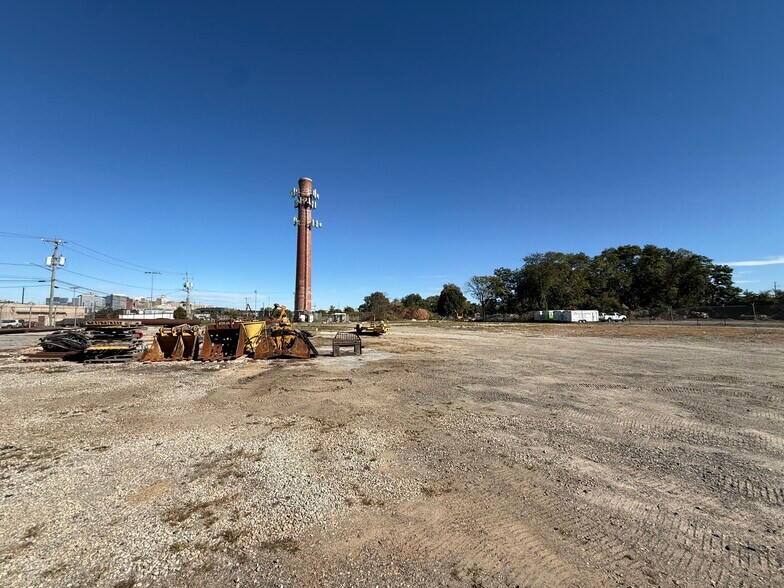 More Photos Of 801 Garasches Ln, Wilmington Warehouse For Sale