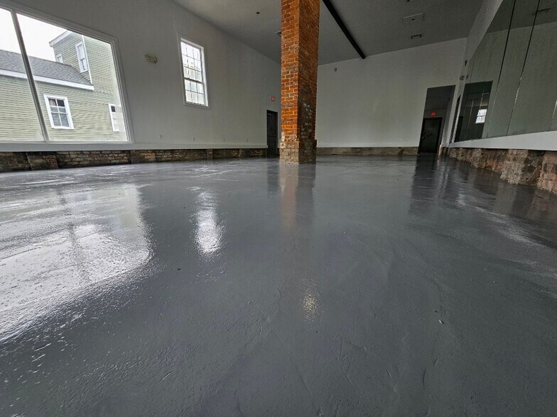More Photos Of 941 Poland Ave, New Orleans Restaurant For Lease