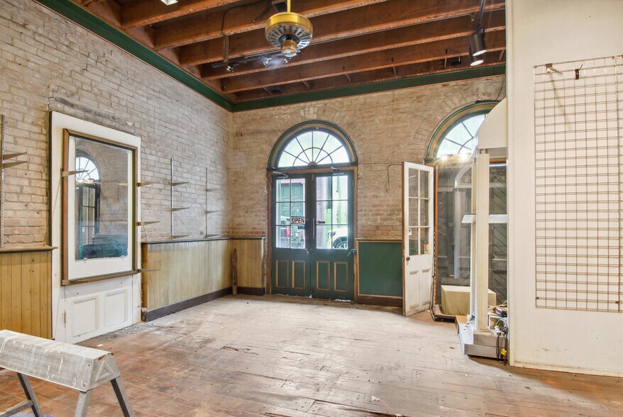 More Photos Of 627 Toulouse St, New Orleans Apartments For Lease