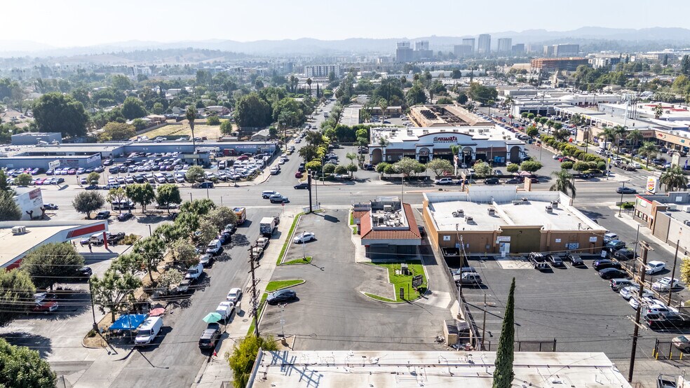 More Photos Of 21201 Sherman Way, Canoga Park Fast Food For Sale